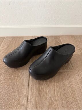 Black Vince. Platform Mule Clogs size 6